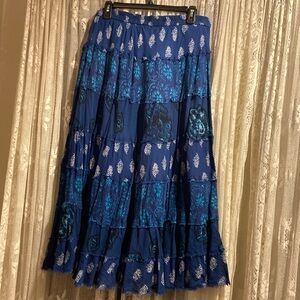 New Directions Blue XL cotton print skirt w/white & green.  Elastic waistband.